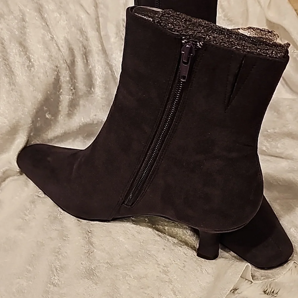 Life Stride kitten heel bootie womans size 10 new no tags deep purple suede